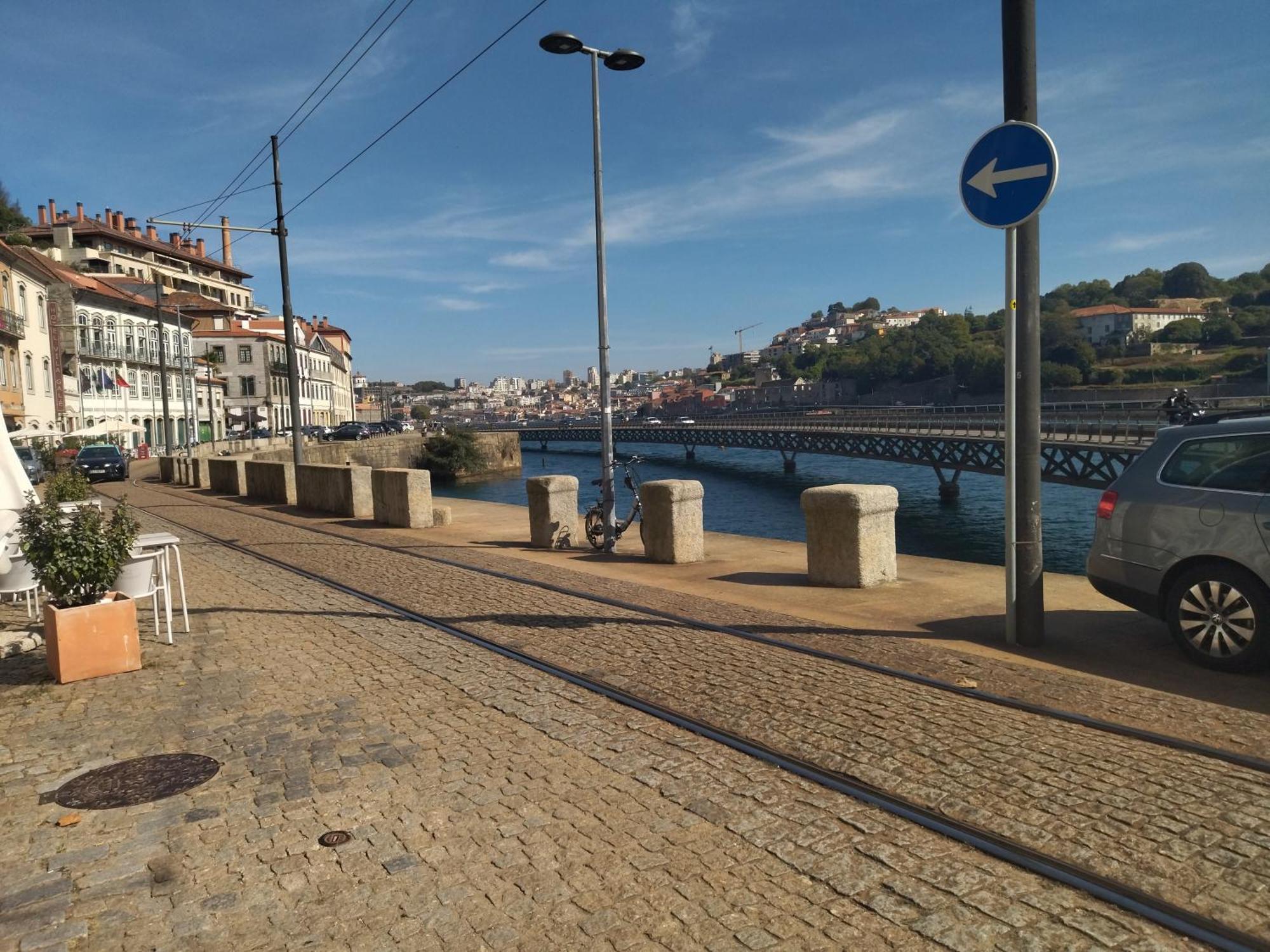 Cais Das Pedras Patio Apartment - With Washer And Dryer Machine Porto Luaran gambar