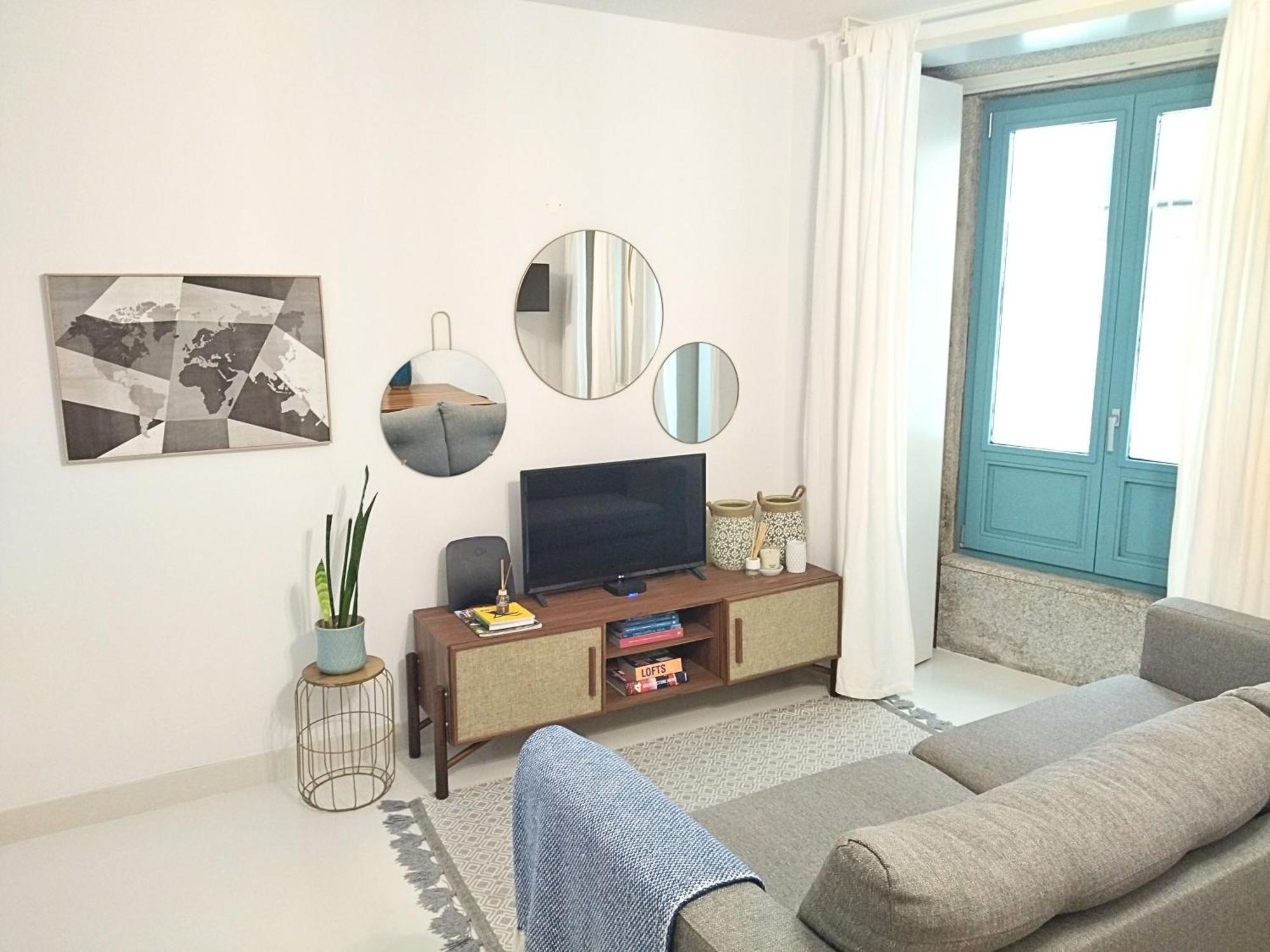 Cais Das Pedras Patio Apartment - With Washer And Dryer Machine Porto Luaran gambar